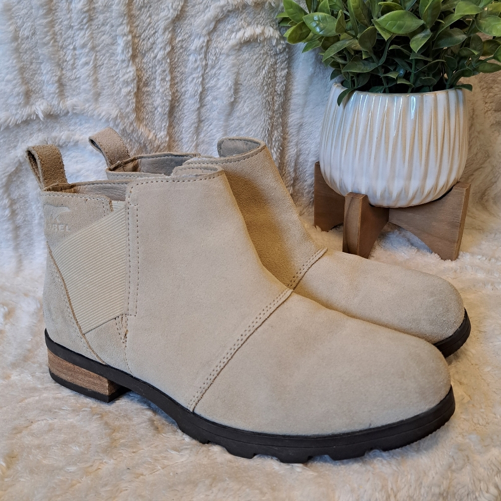 Sorel Women's Beige Suede Ankle Booties